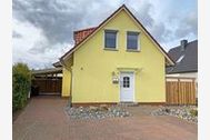 Urlaub Ferienhaus F: Ferienhaus Uns lütt Hus mit Sauna, Kamin & Terrasse